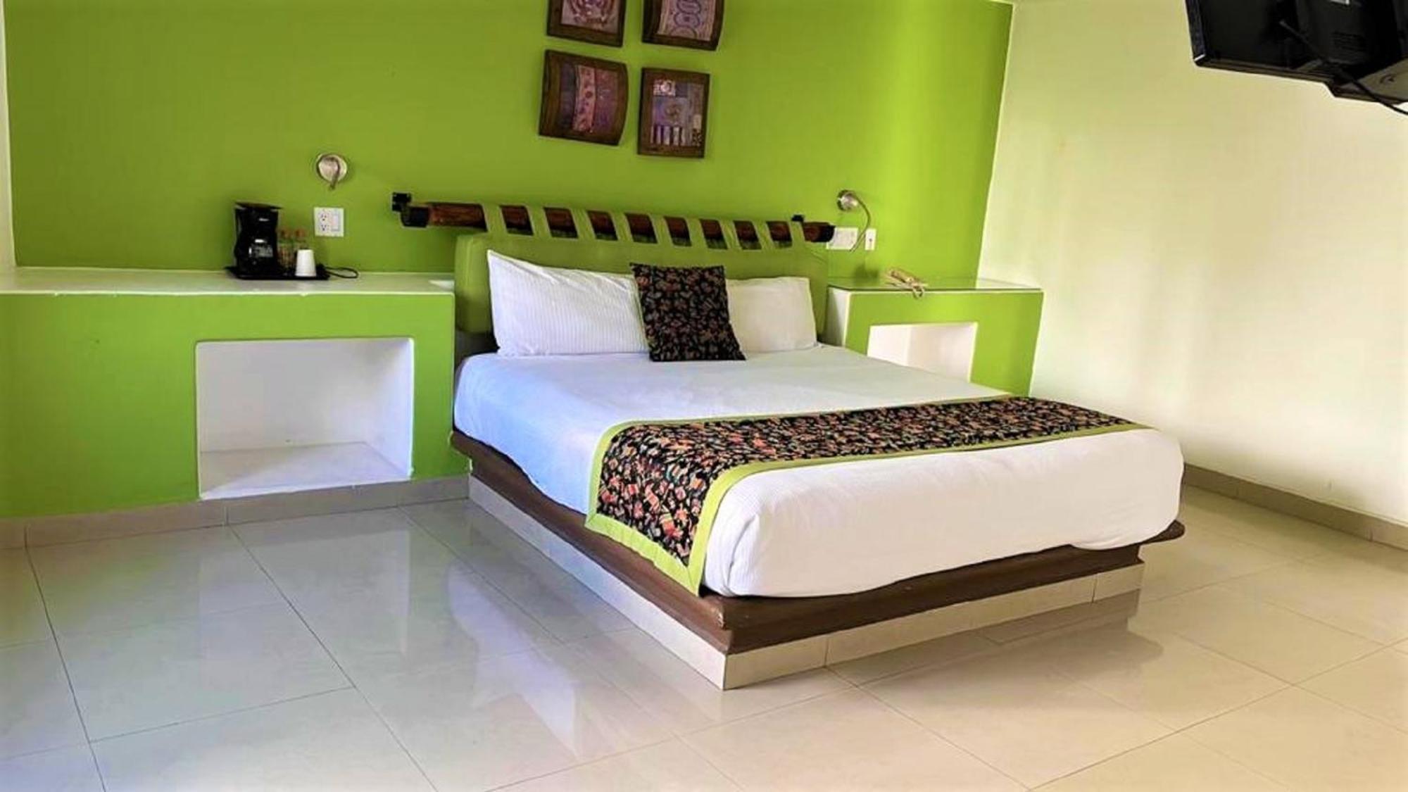 Seven Crown Express & Suites By Kavia Cabo San Lucas Exterior foto