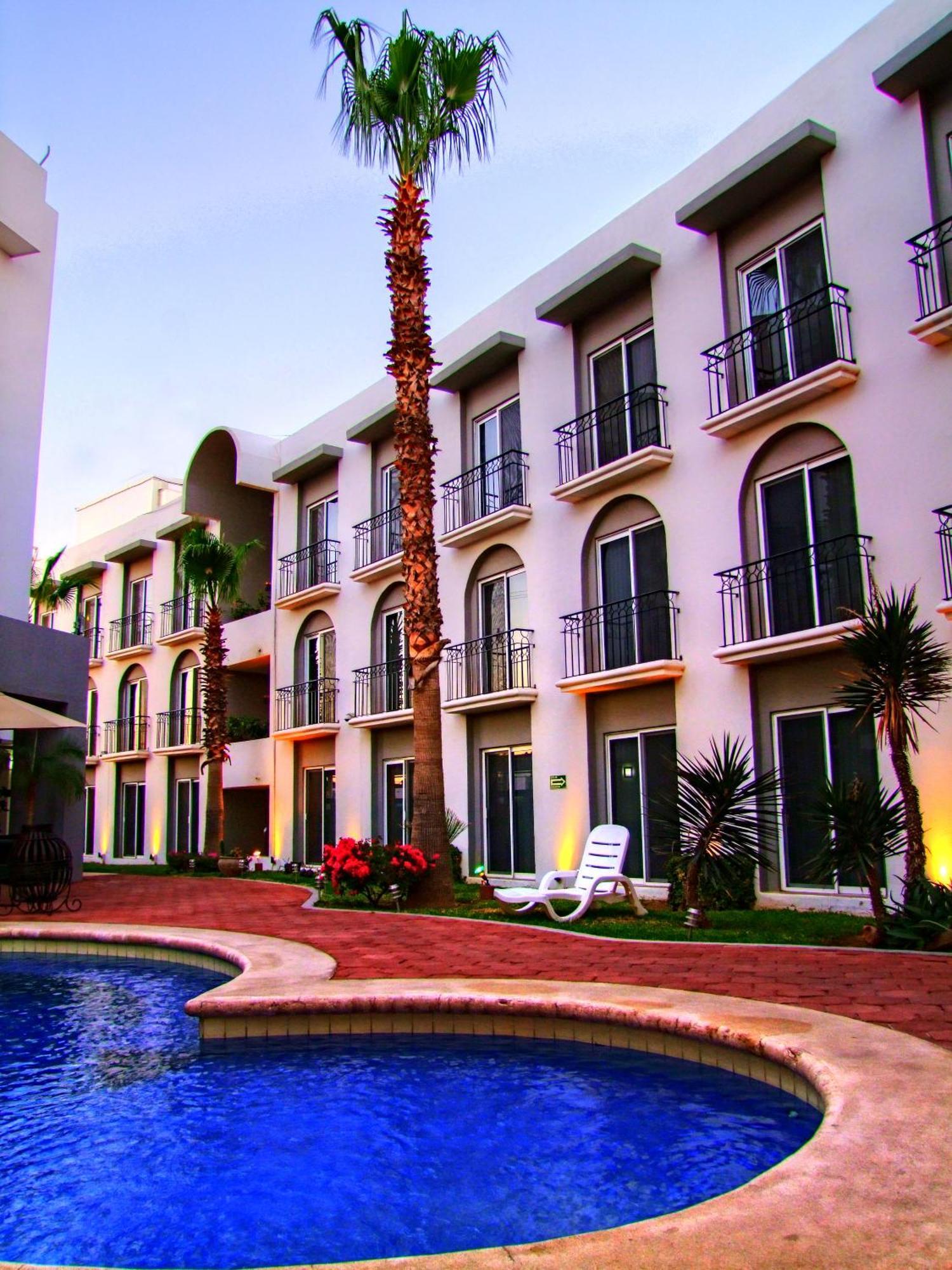 Seven Crown Express & Suites By Kavia Cabo San Lucas Exterior foto